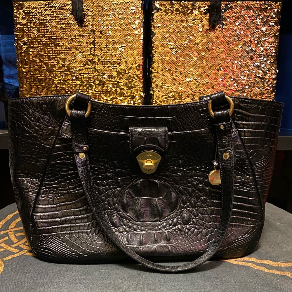 SOLD! ❤️Black Melbourne Brahmin Handbag